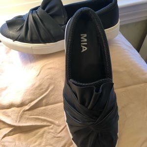 Mia slip on sneaker
